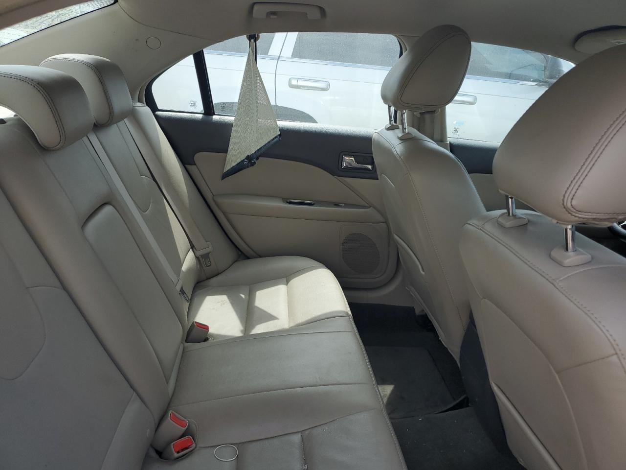 2010 Ford Fusion - Image 10