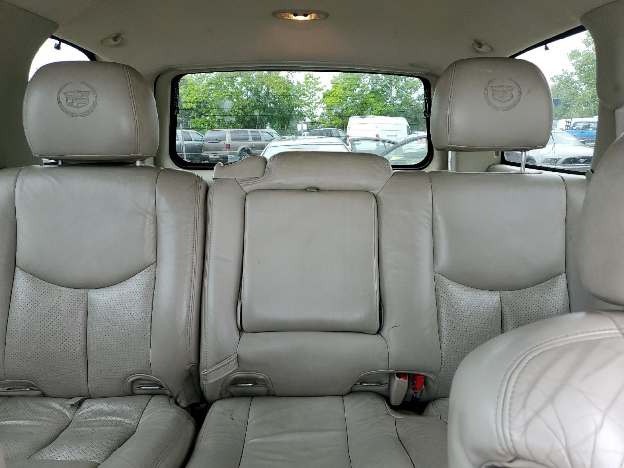 2004 Cadillac Escalade Luxury VIN: 1GYEK63N14R178750 Lot: 69659764