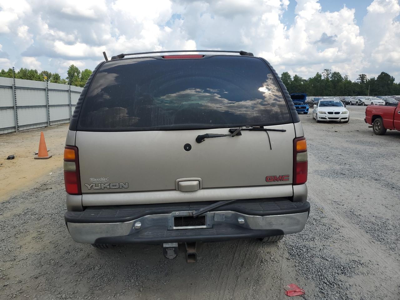 1GKEC13TX1R200944 2001 GMC Yukon