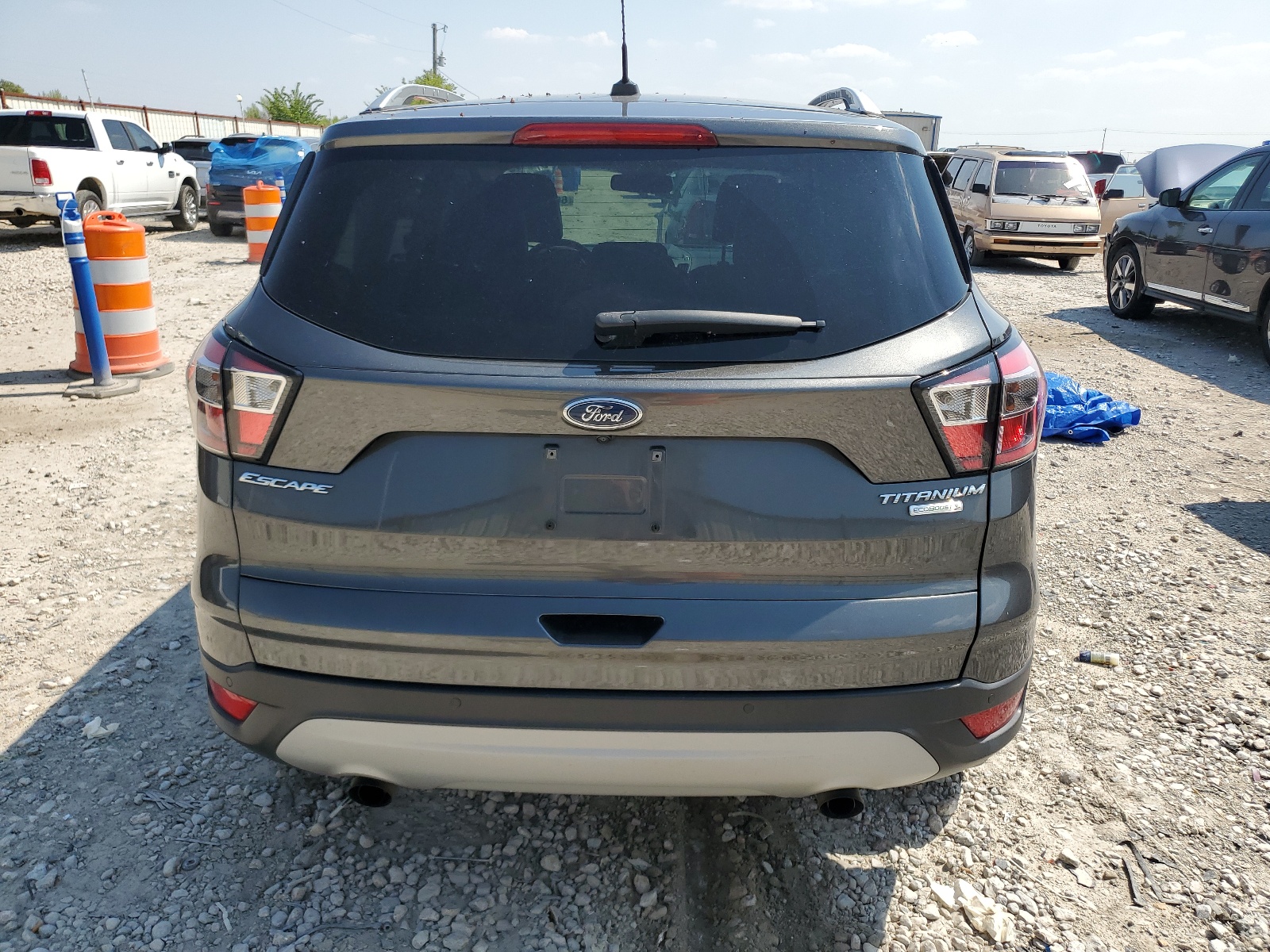 1FMCU0JD5HUC78492 2017 Ford Escape Titanium