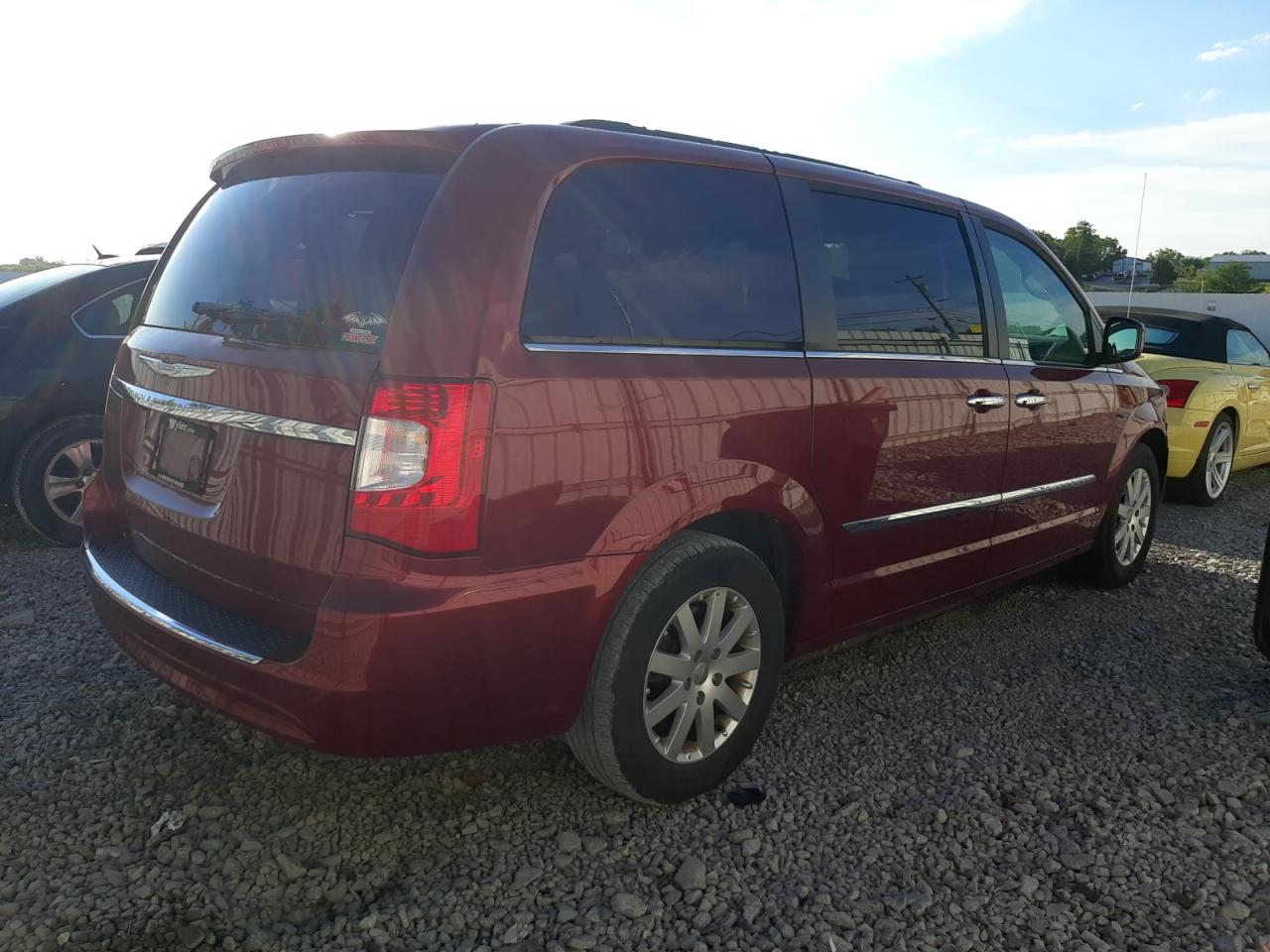 2014 Chrysler Town & Country - Image 3