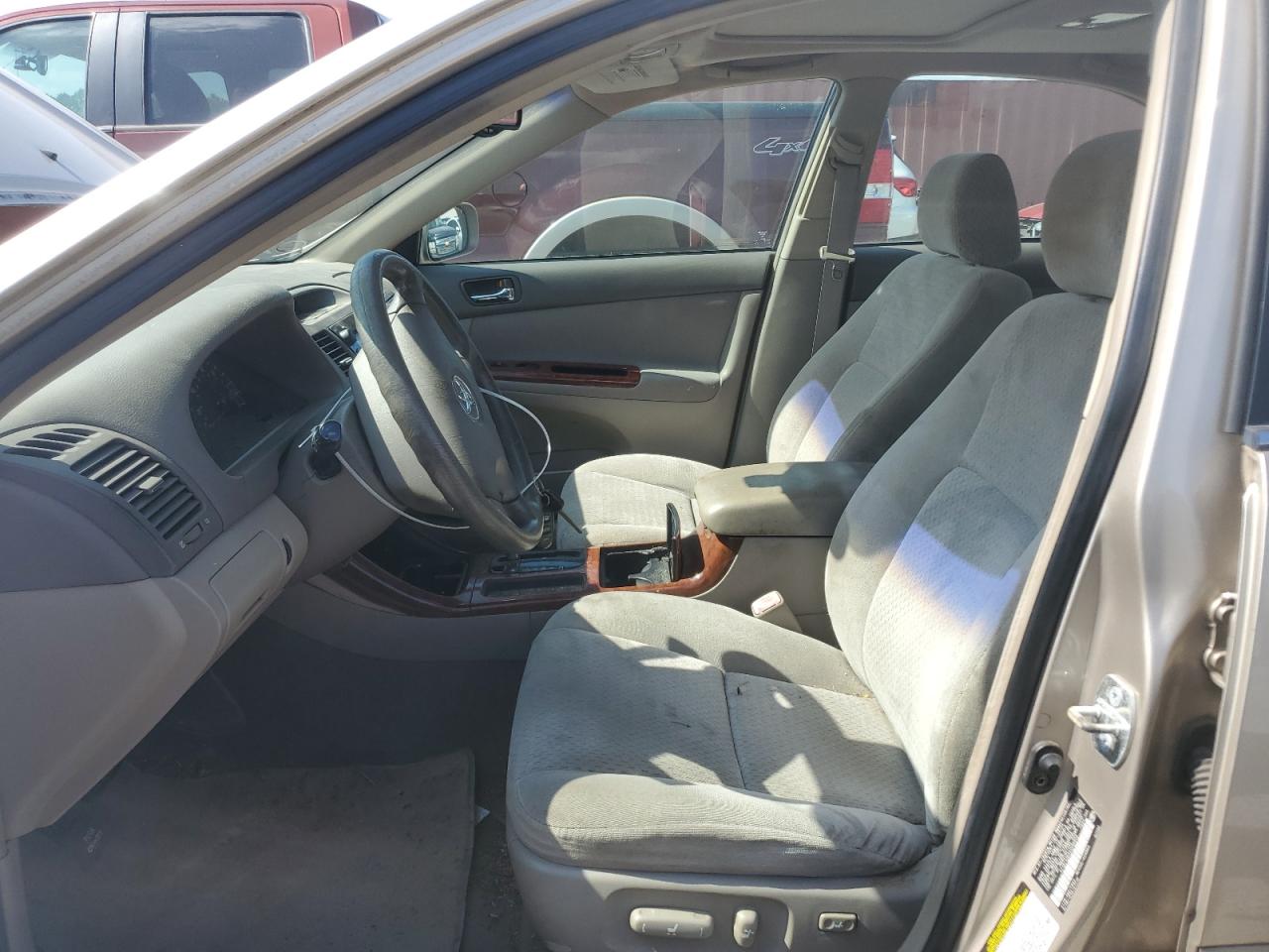 2004 Toyota Camry Le VIN: 4T1BF32KX4U588958 Lot: 68679114