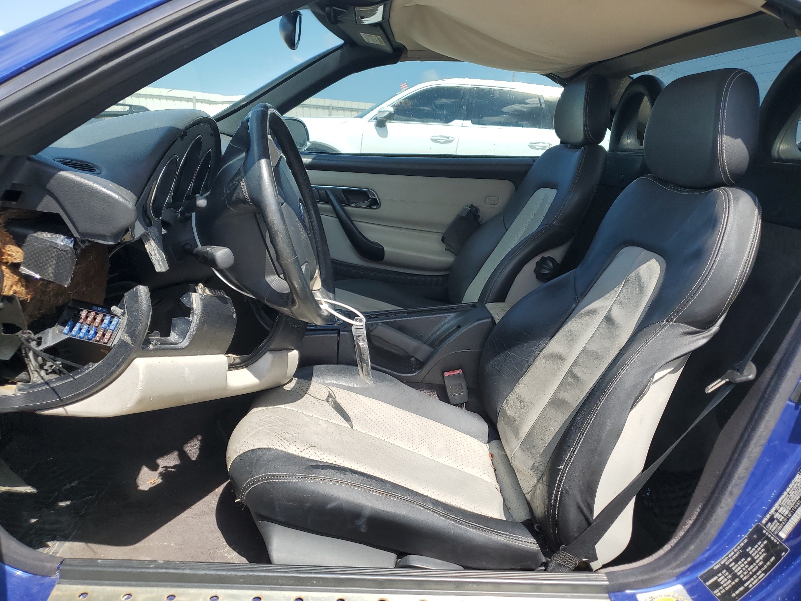 WDBKK47F1XF119685 1999 Mercedes-Benz Slk 230 Kompressor