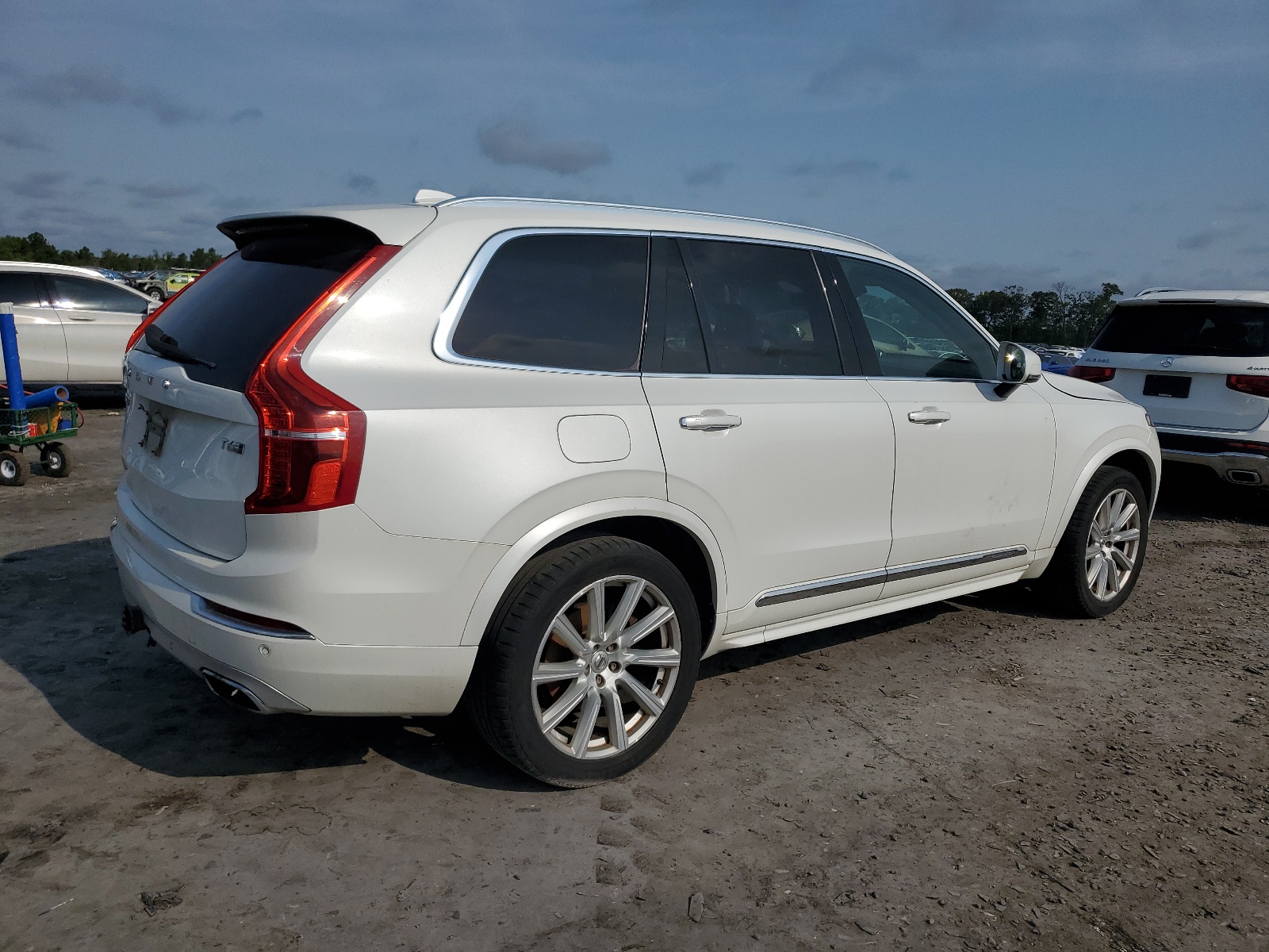 2016 Volvo Xc90 T6 vin: YV4A22PL9G1022655