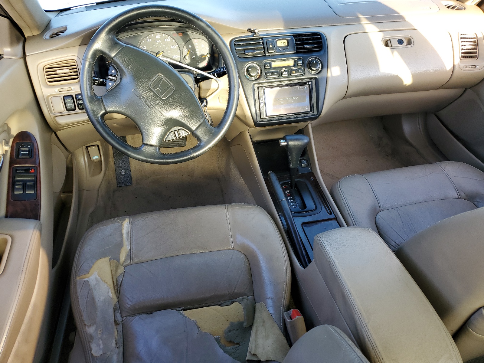 1HGCG2258YA035891 2000 Honda Accord Ex