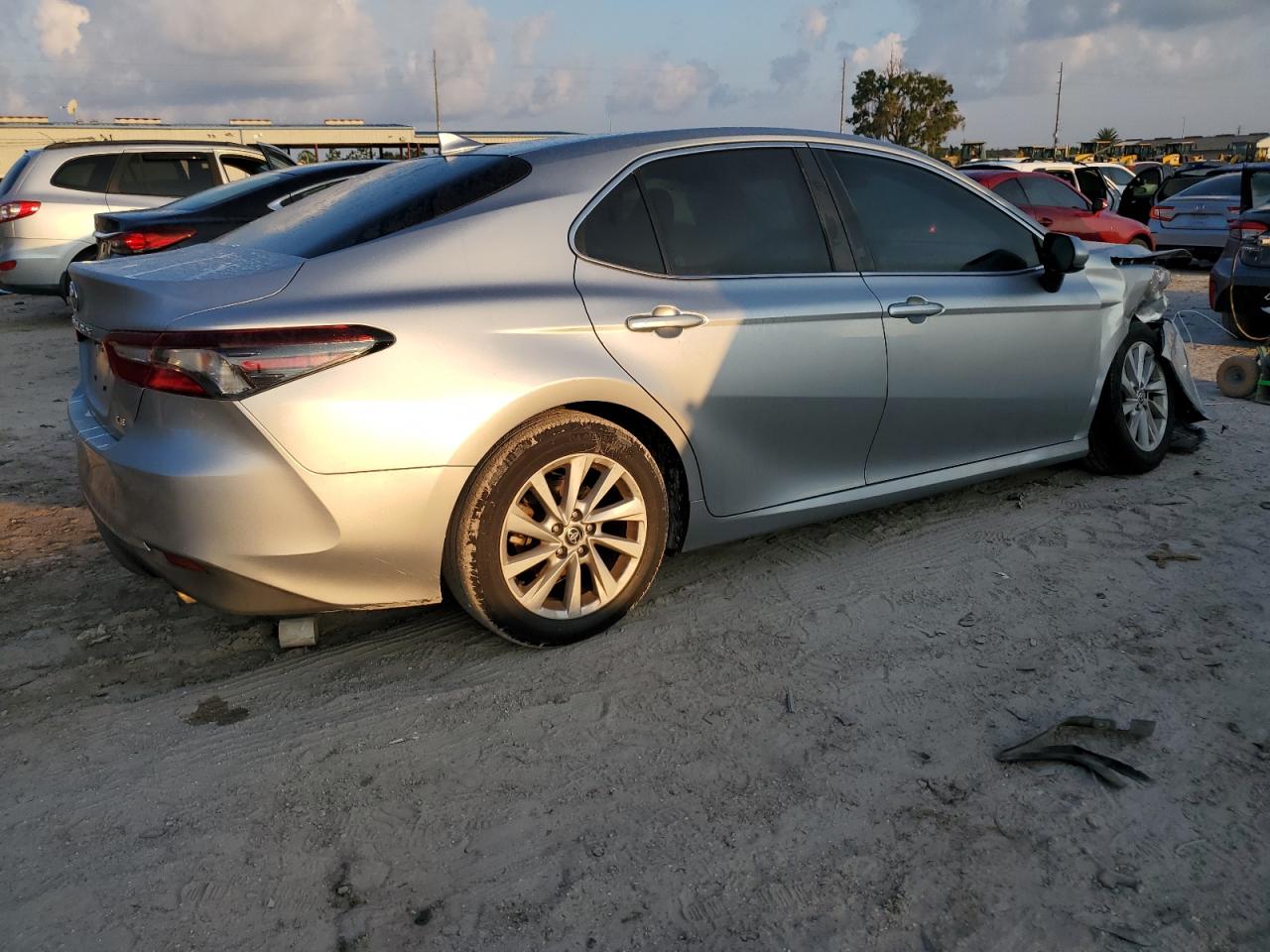 4T1C11AK7MU479172 Toyota Camry LE 3