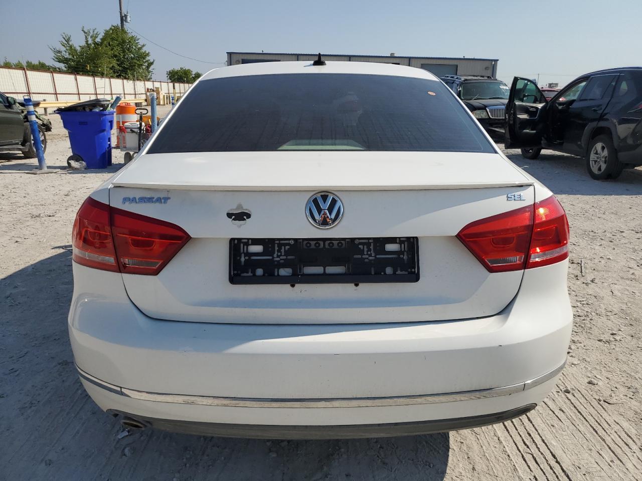 2013 Volkswagen Passat Sel VIN: 1VWCH7A33DC030621 Lot: 65983034