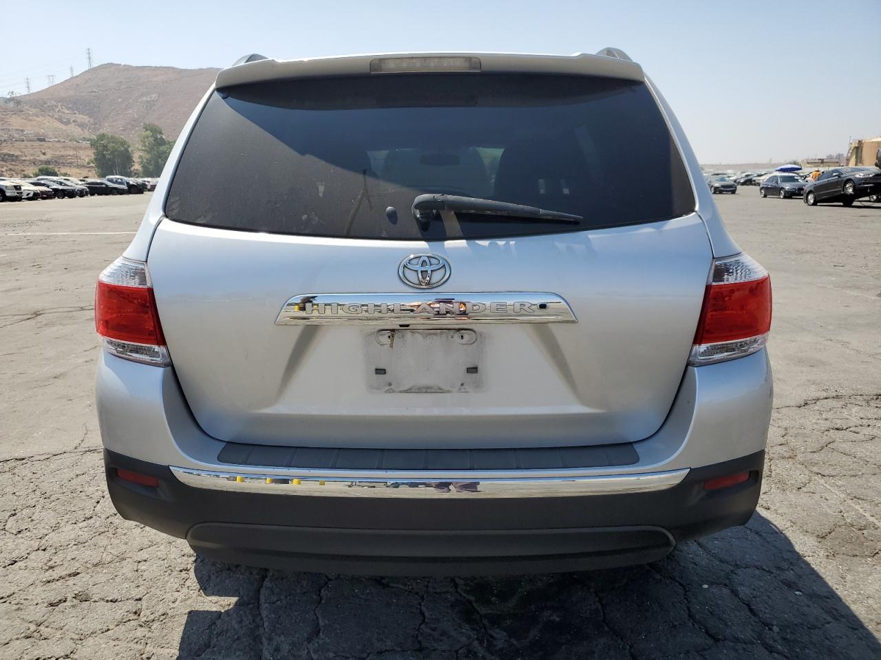 5TDZK3EH2BS040260 2011 Toyota Highlander Base