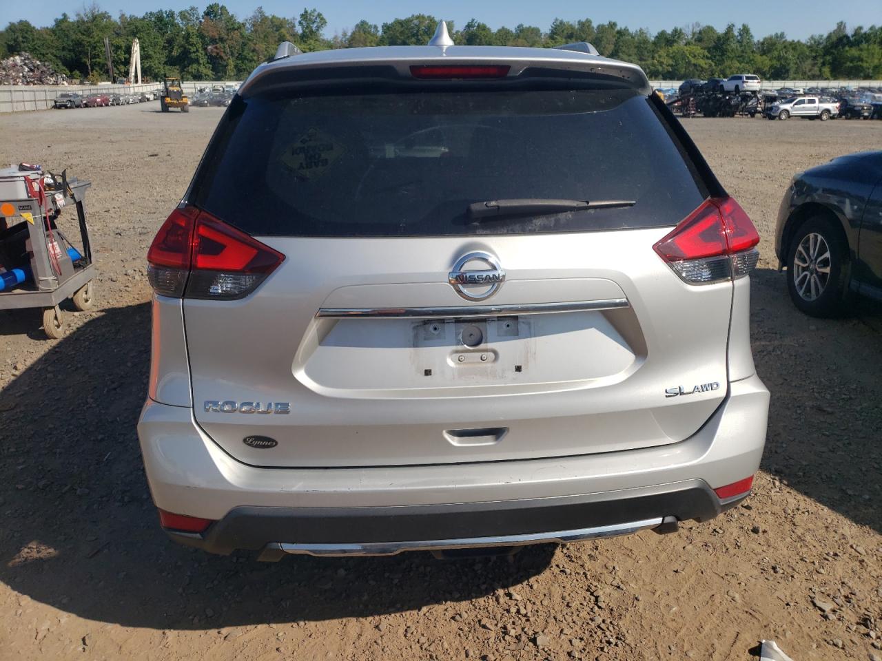 JN8AT2MV3JW345409 2018 Nissan Rogue S