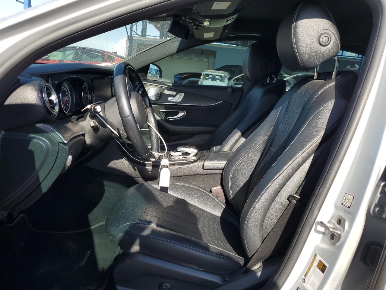 2019 Mercedes-Benz E 300 VIN: WDDZF4JB0KA582147 Lot: 67364624