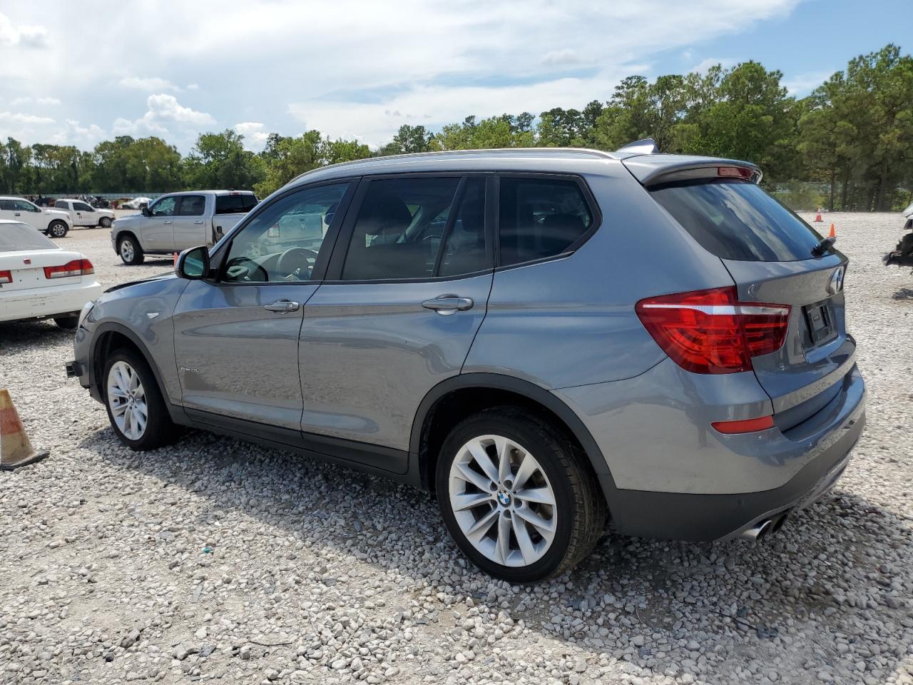 5UXWZ7C57H0U47113 2017 BMW X3 - Image 2