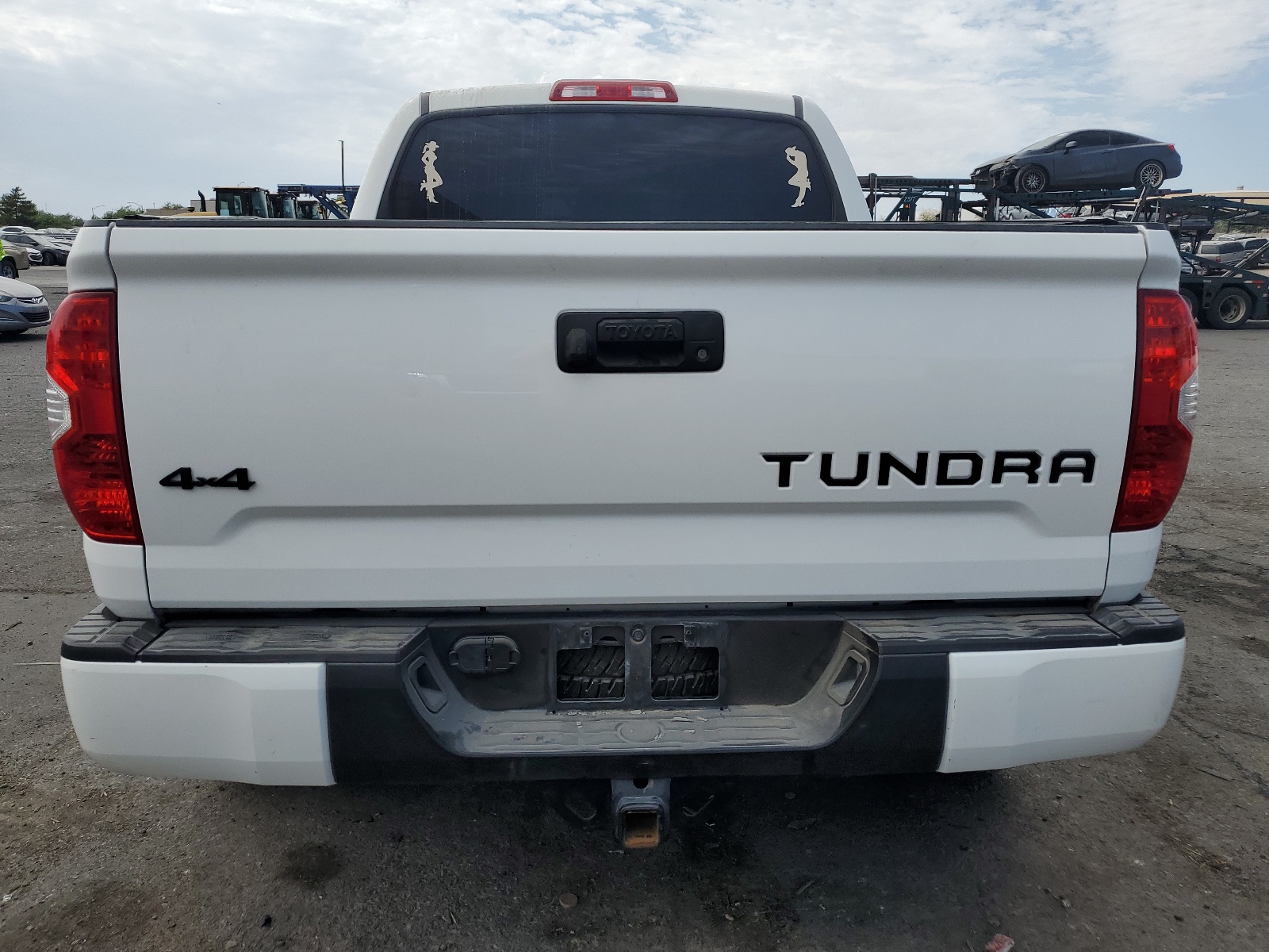 5TFDY5F19HX608979 2017 Toyota Tundra Crewmax Sr5