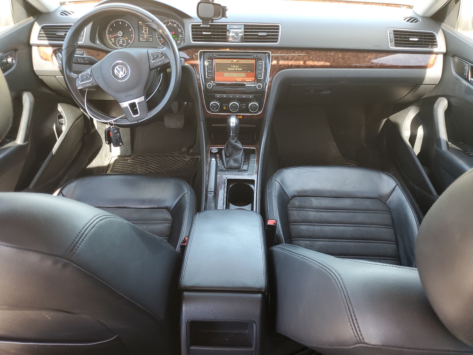 1VWCM7A39CC079364 2012 Volkswagen Passat Sel