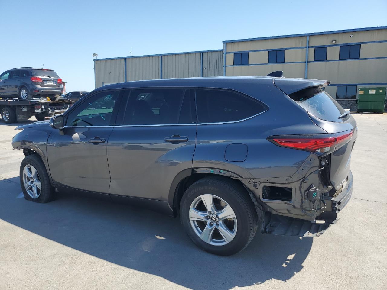 5TDZZRAHXNS133374 2022 TOYOTA HIGHLANDER - Image 2