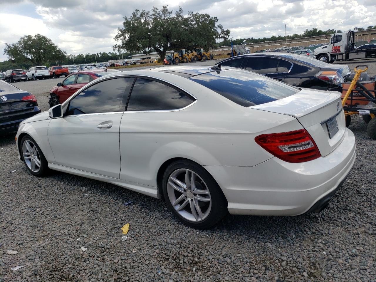 WDDGJ4HB2FG392705 2015 MERCEDES-BENZ C CLASS - Image 2