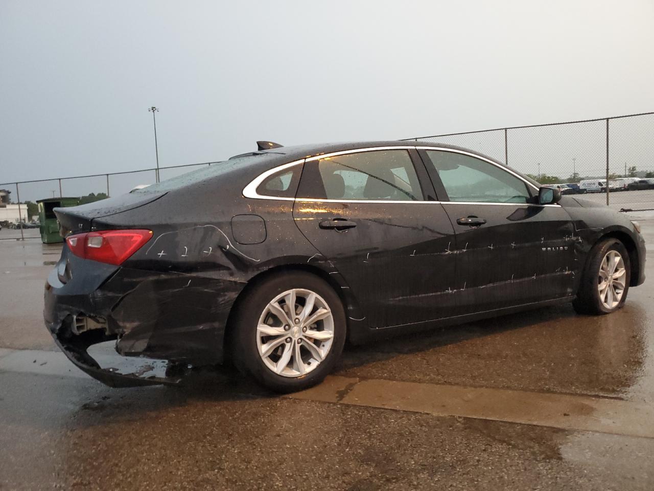 2023 Chevrolet Malibu - Image 3