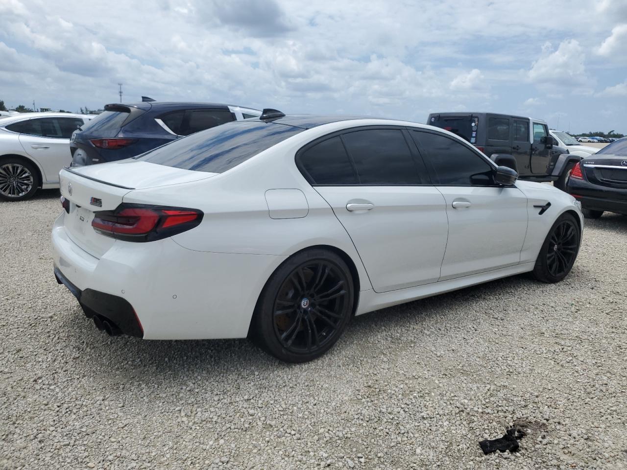 2023 BMW M5 - Image 3