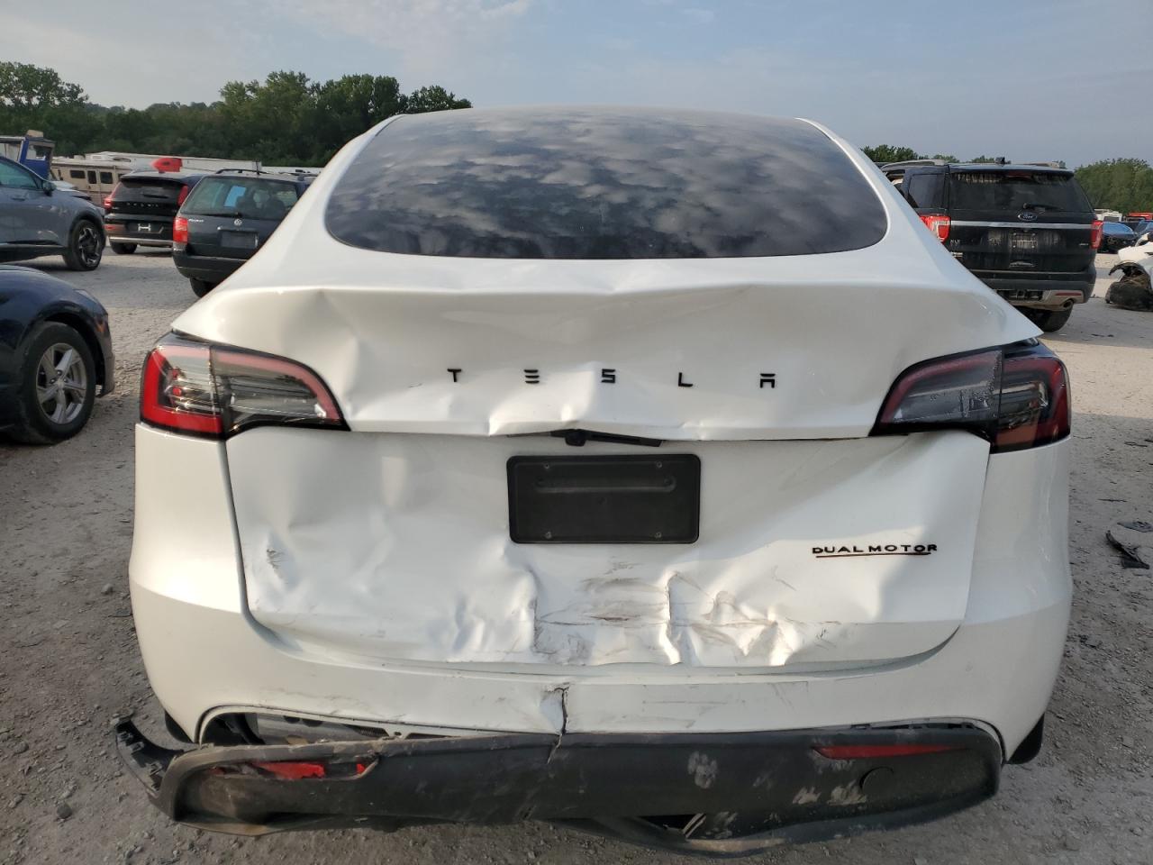 7SAYGDEE4PF810174 2023 Tesla Model Y