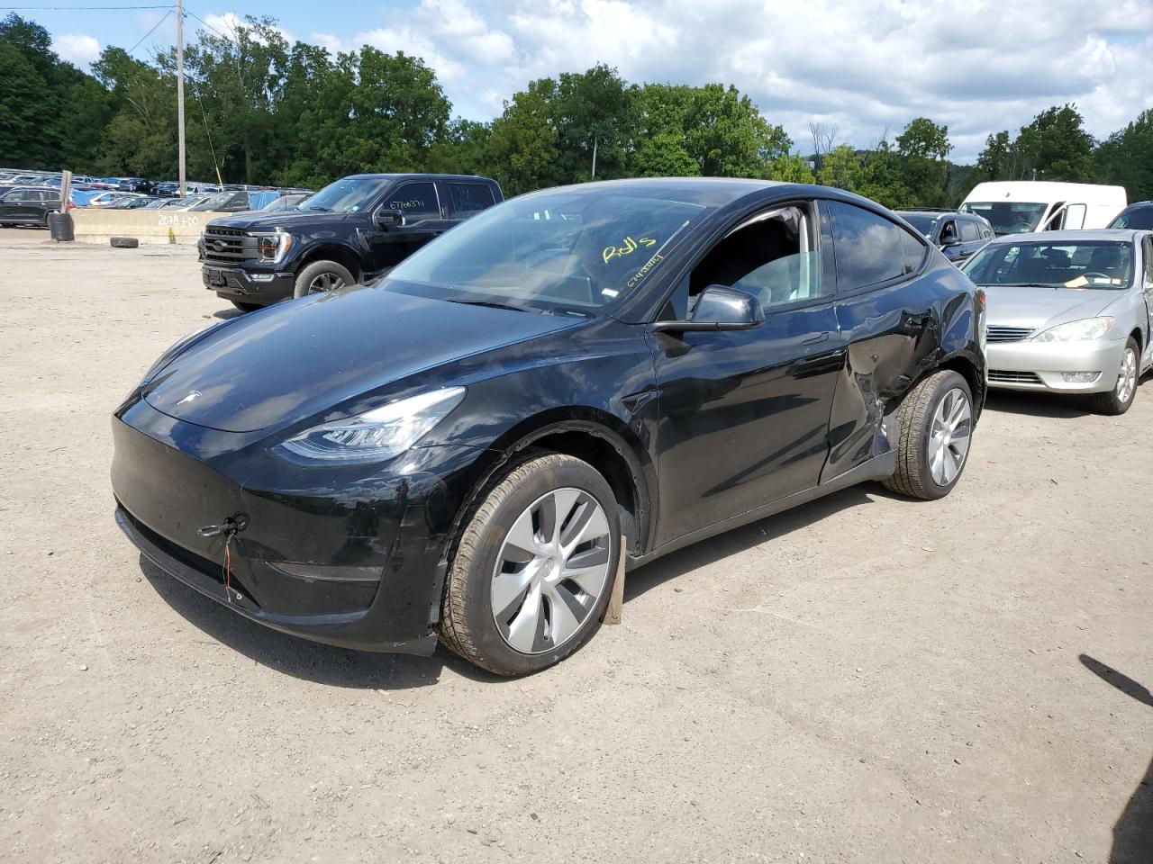 7SAYGDEE4PA036974 2023 TESLA MODEL Y - Image 1