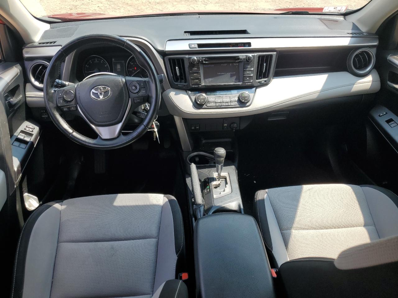 JTMRFREV9HJ151861 2017 Toyota Rav4 Xle