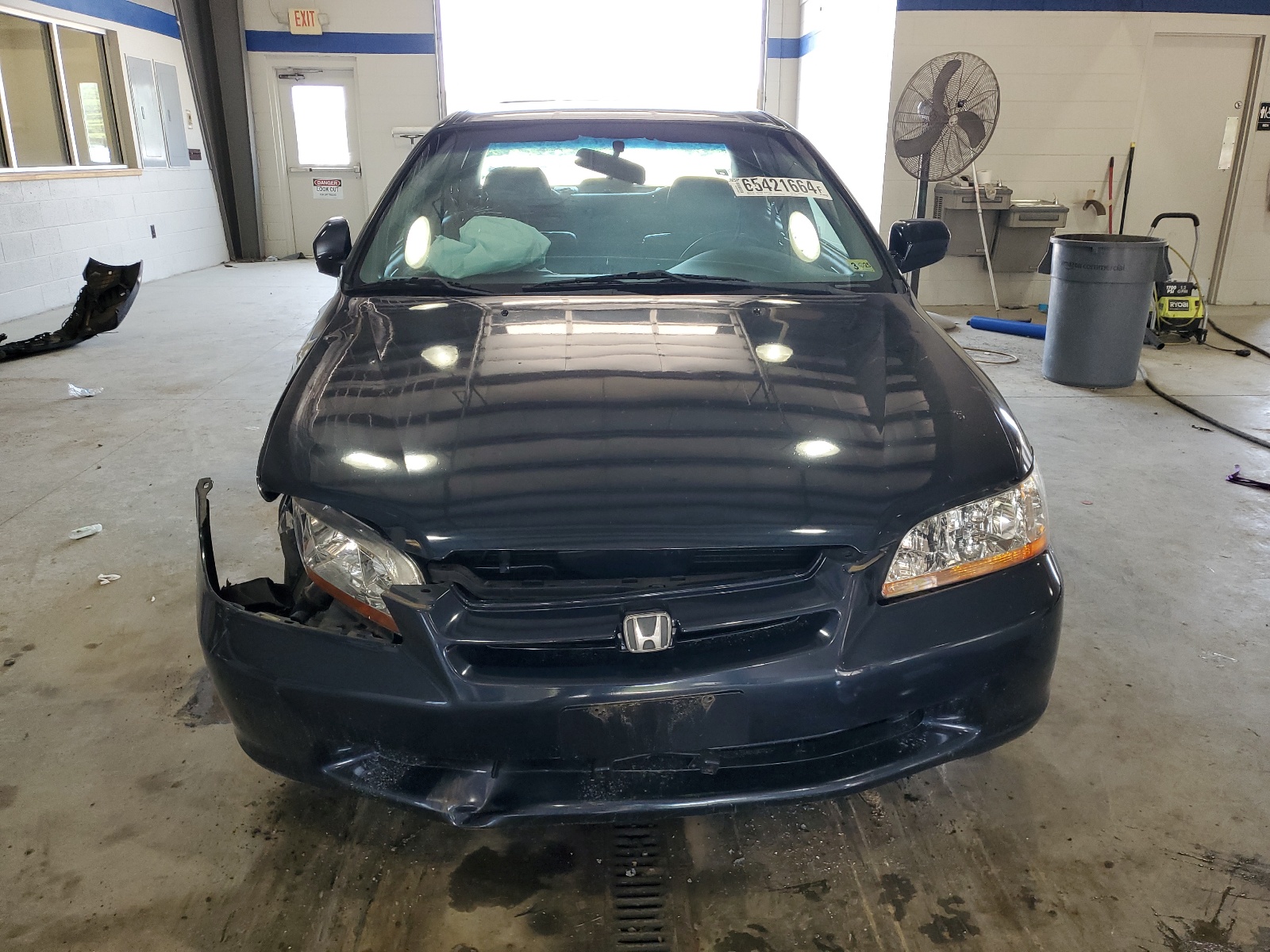 1HGCG6688YA006192 2000 Honda Accord Ex