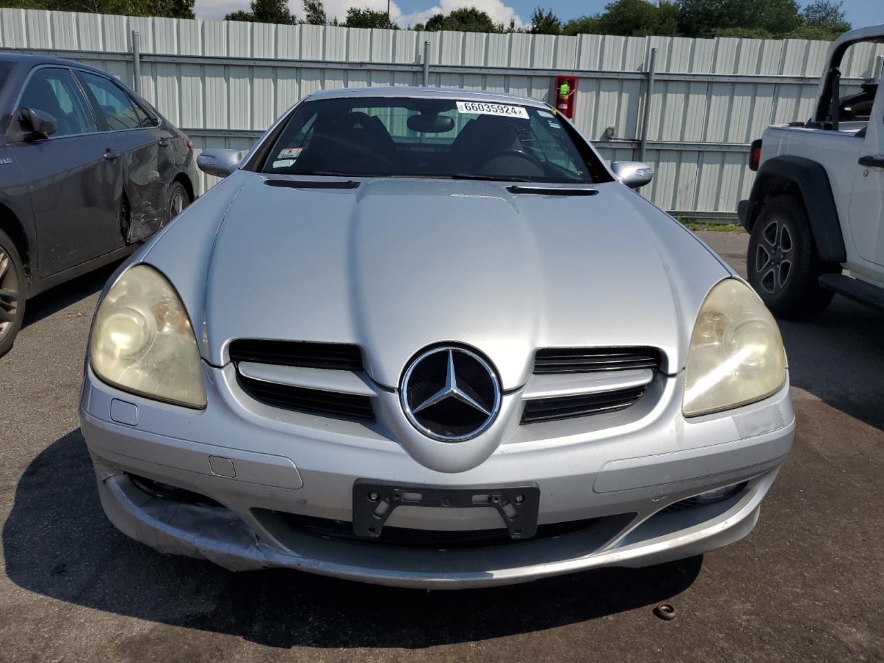 2005 Mercedes-Benz Slk 350 VIN: WDBWK56F55F075261 Lot: 66035924