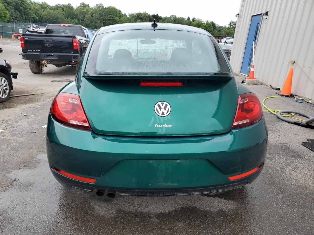 2018 Volkswagen Beetle S VIN: 3VWFD7AT7JM709326 Lot: 65848934