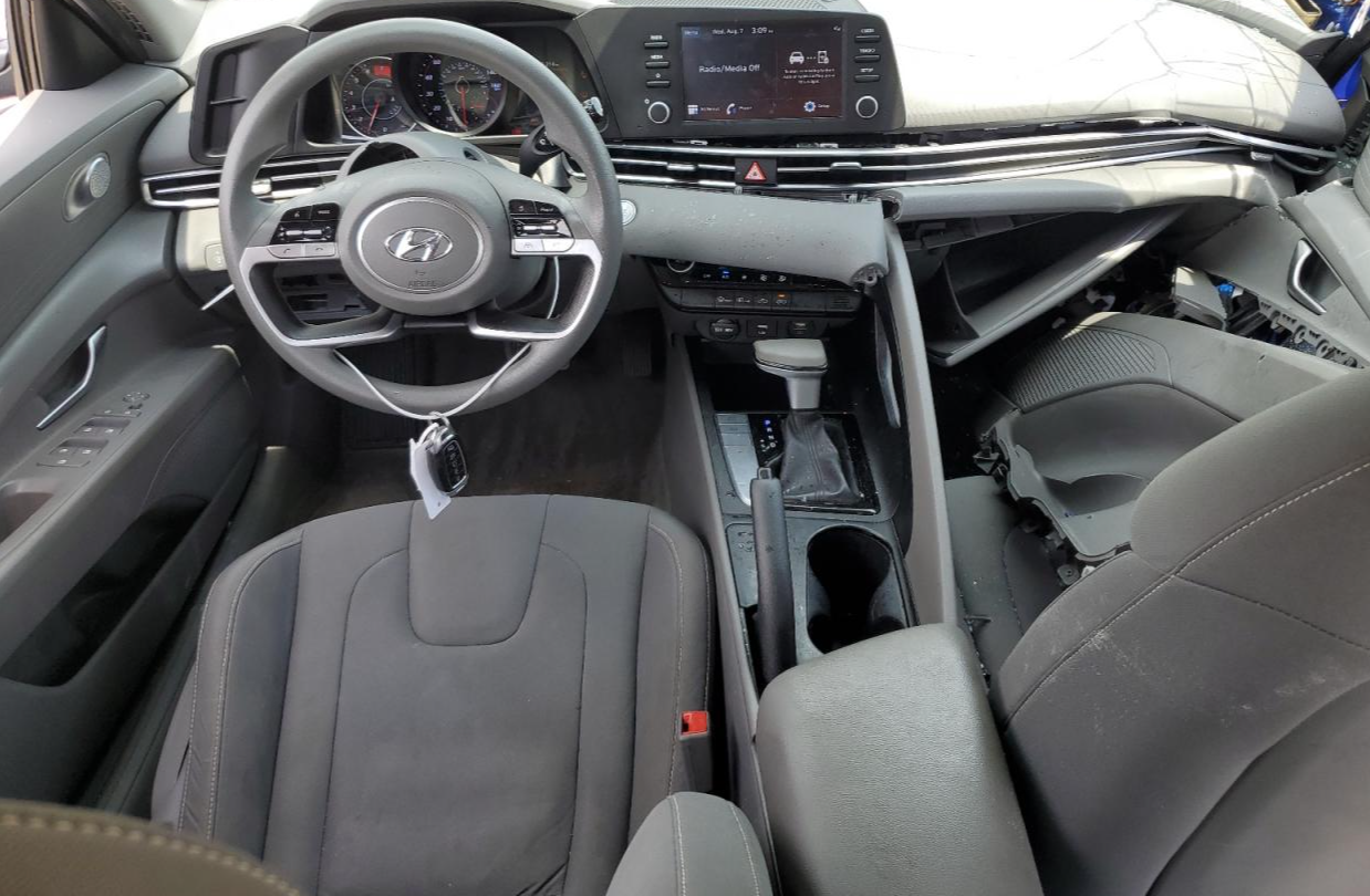 KMHLM4AGXPU439421 2023 Hyundai Elantra Sel