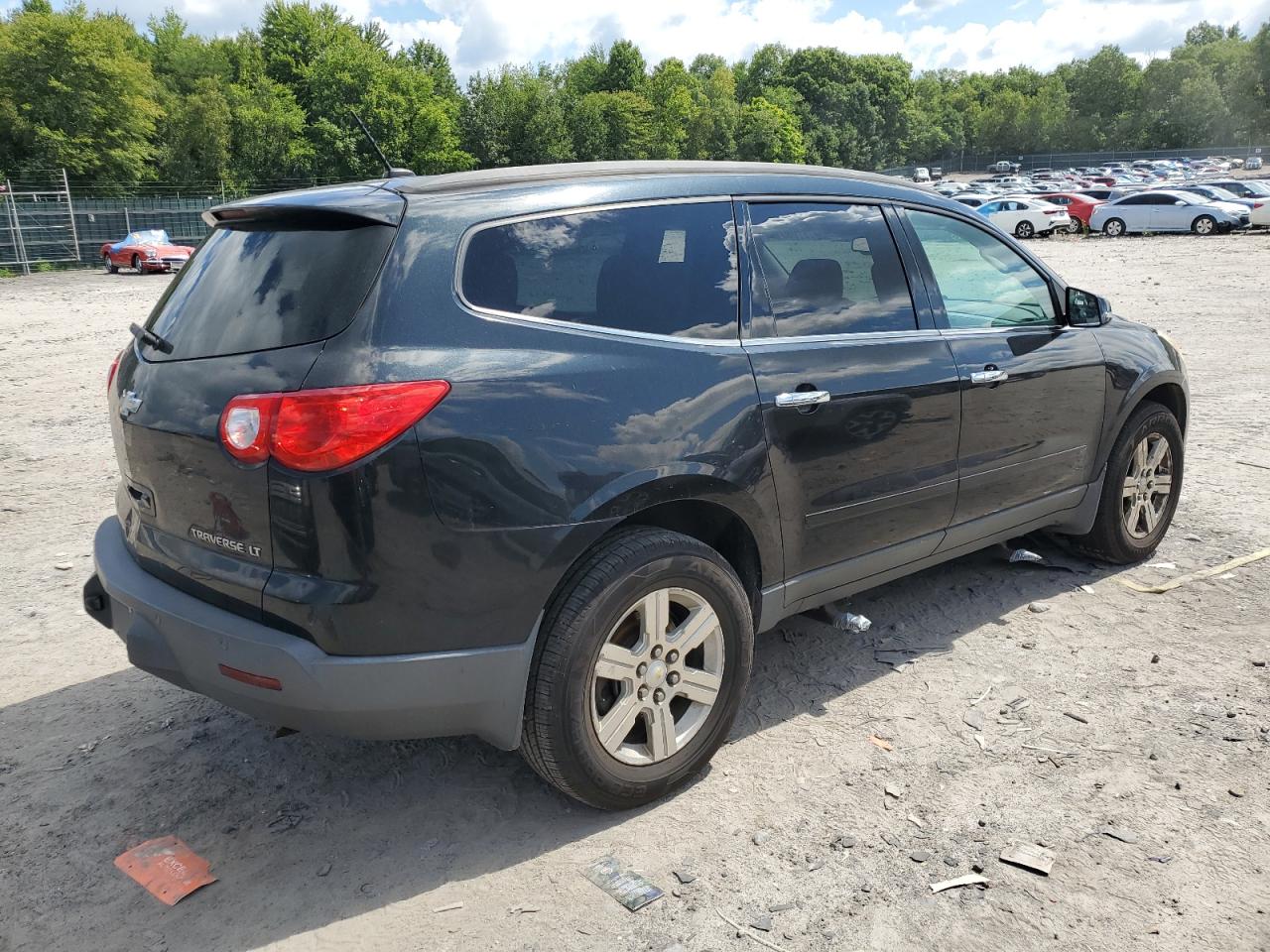 1GNKVJED4BJ131142 2011 Chevrolet Traverse Lt