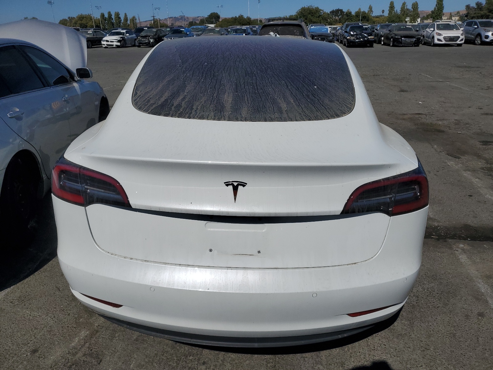 5YJ3E1EAXJF018465 2018 Tesla Model 3