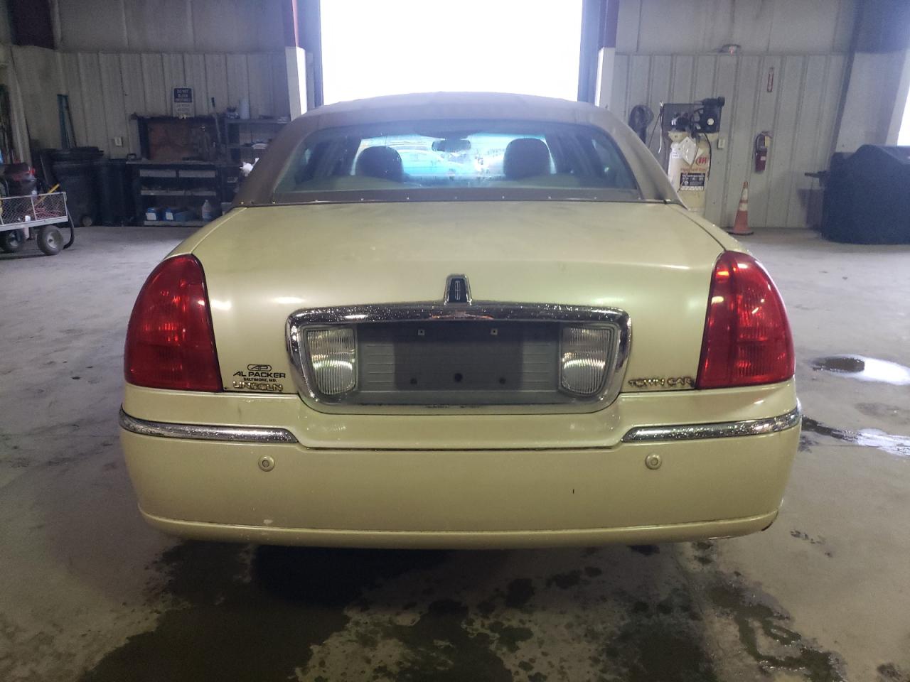 2003 Lincoln Town Car Cartier VIN: 1LNHM83W33Y603225 Lot: 66223994