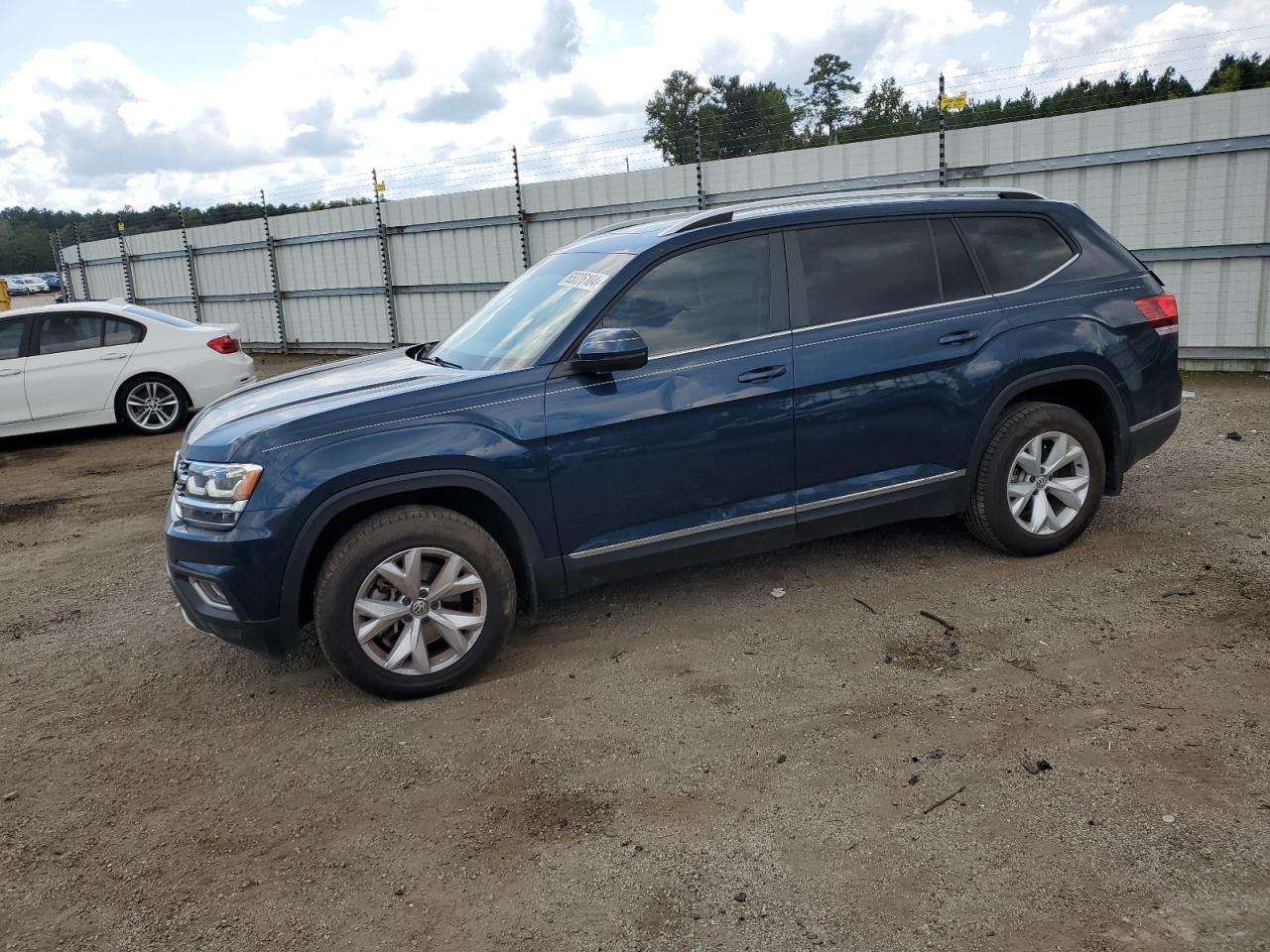 1V2ER2CA3JC557012 2018 VOLKSWAGEN ATLAS - Image 1