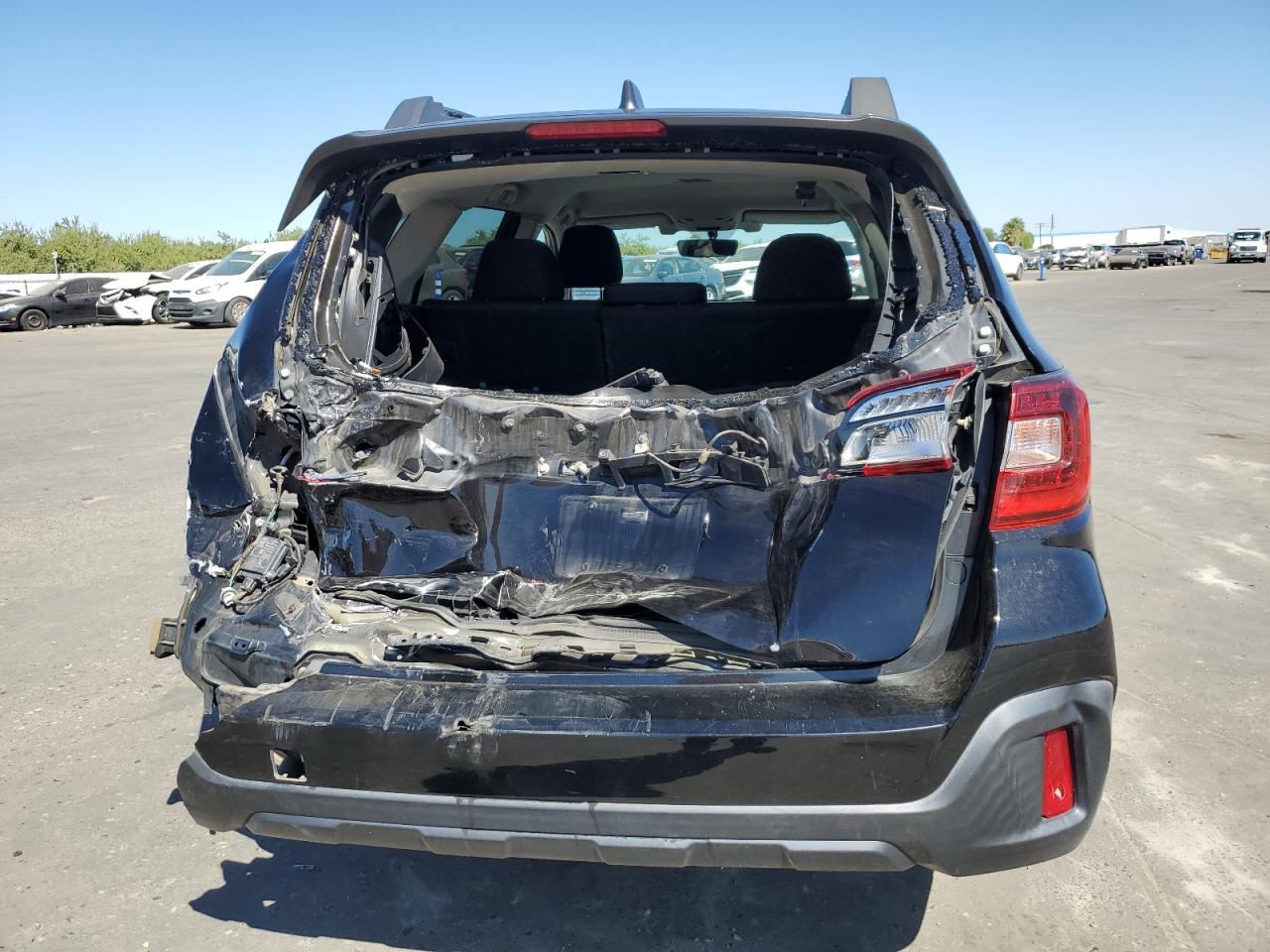 2018 Subaru Outback 2.5I Premium VIN: 4S4BSAFC3J3274623 Lot: 67688074