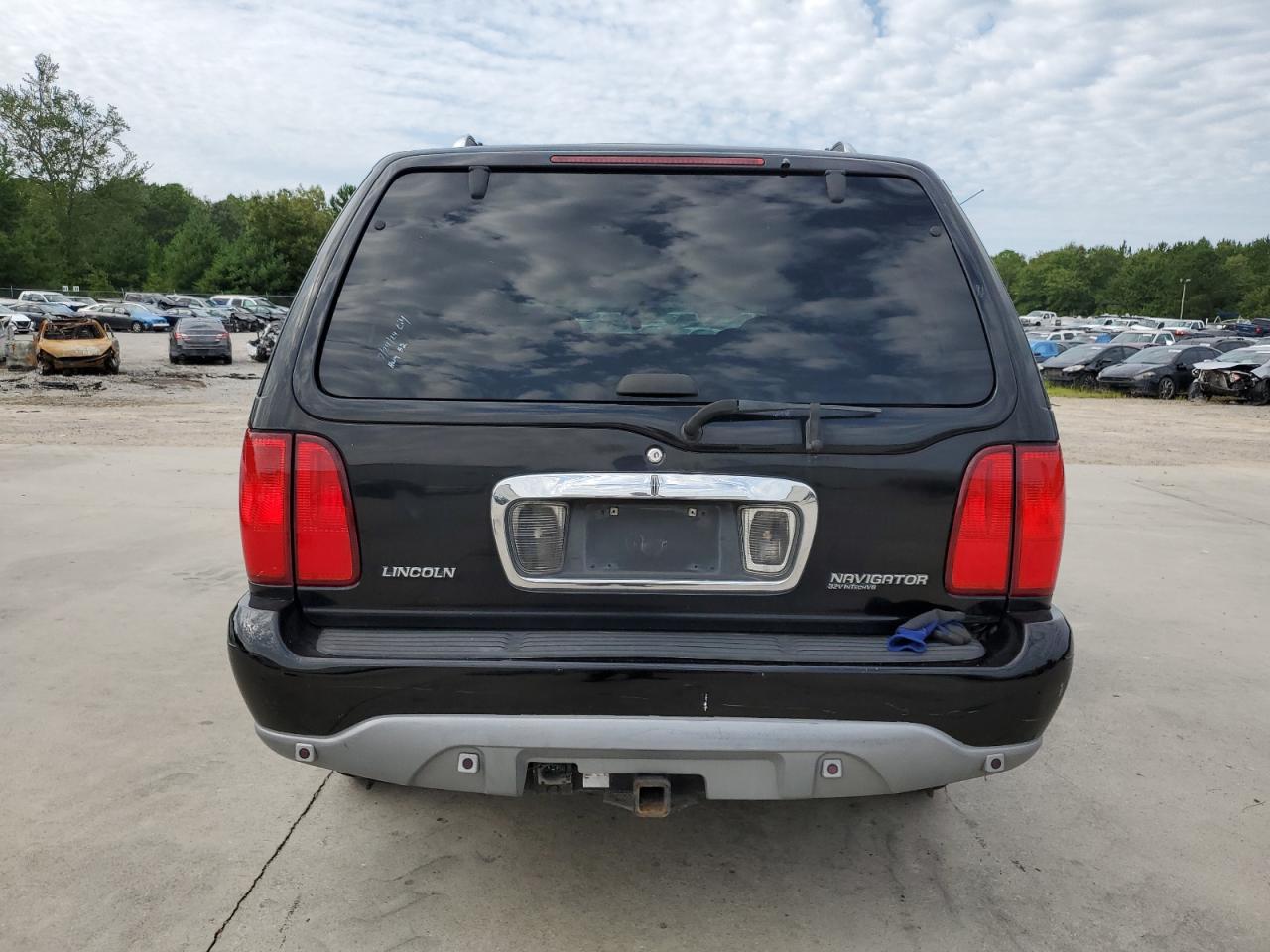 2000 Lincoln Navigator VIN: 5LMRU27A6YLJ02461 Lot: 65460334