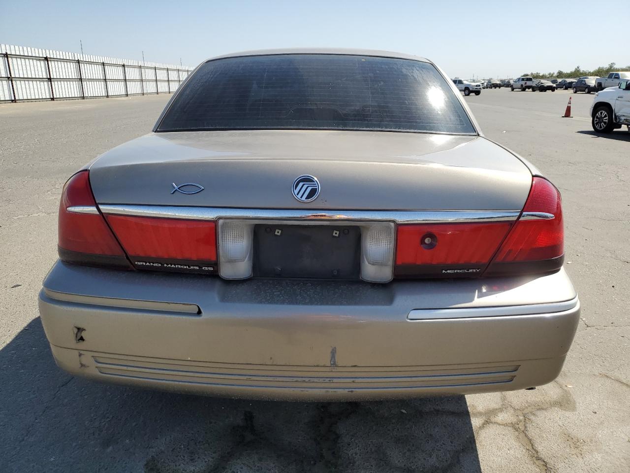 2002 Mercury Grand Marquis Gs VIN: 2MEFM74W42X657053 Lot: 67293834