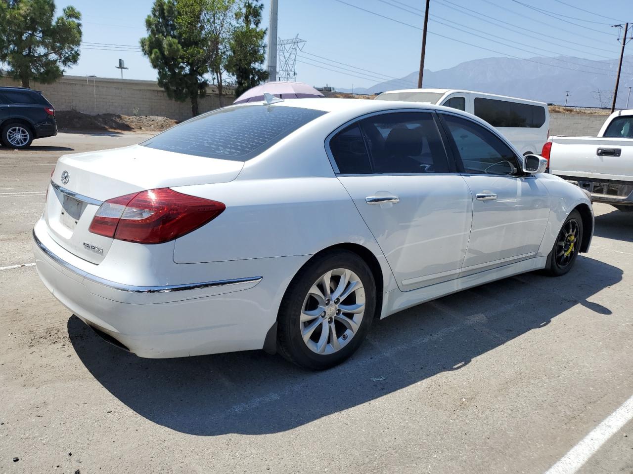 2013 Hyundai Genesis 3.8L VIN: KMHGC4DD6DU213832 Lot: 66819224