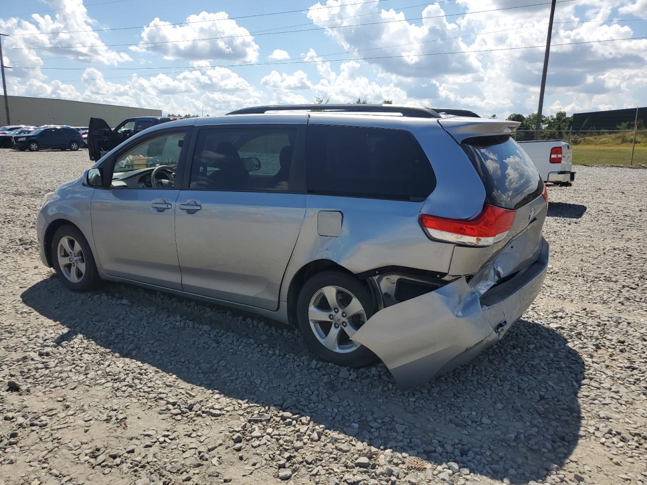 2013 Toyota Sienna - Image 2