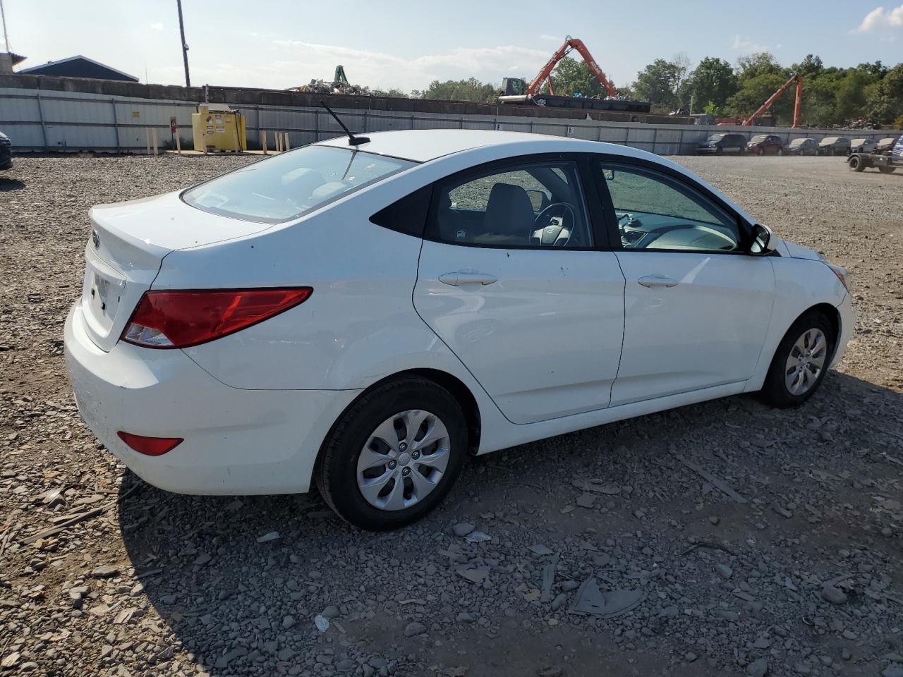 2015 Hyundai Accent - Image 3
