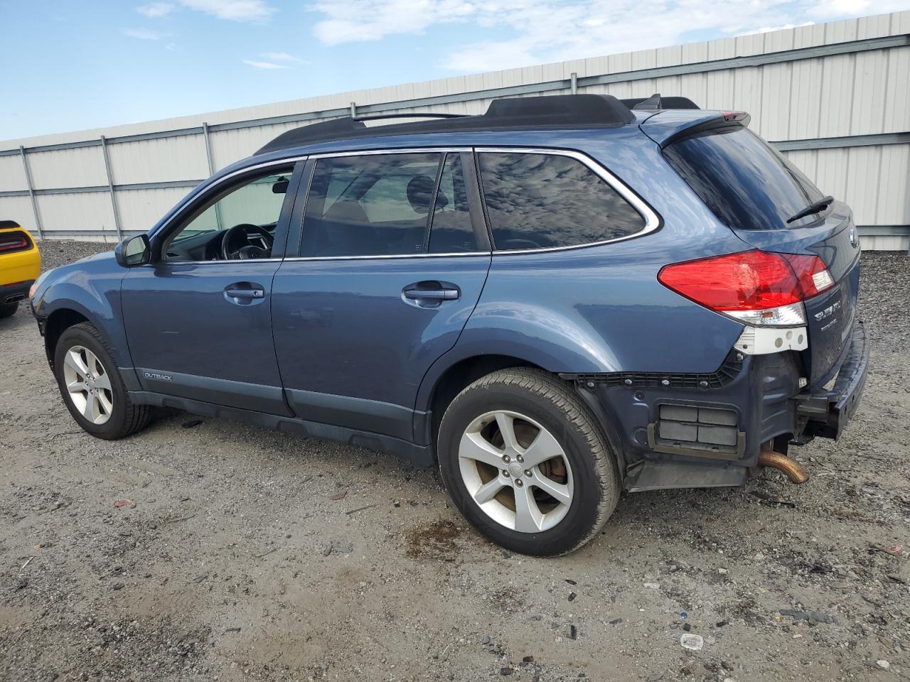 2014 Subaru Outback - Image 2