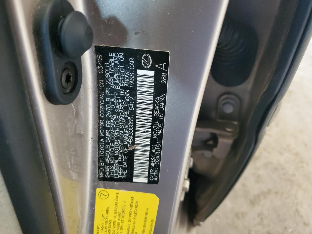 2005 Lexus ES - Image 13