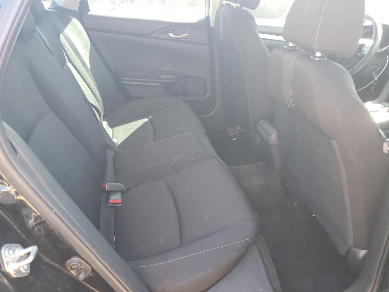 19XFC2F50GE084970 2016 Honda Civic Lx