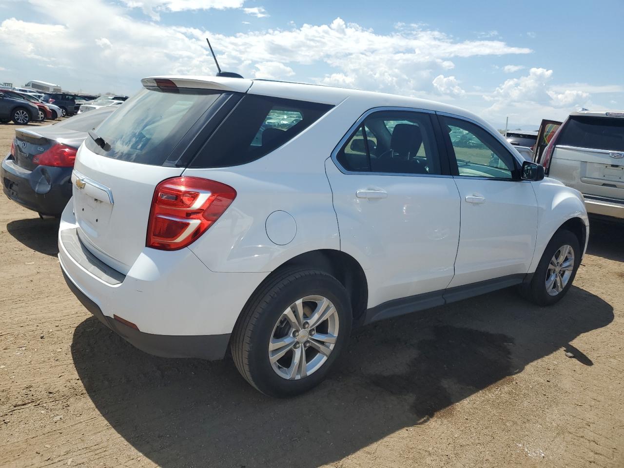2017 Chevrolet Equinox - Image 3