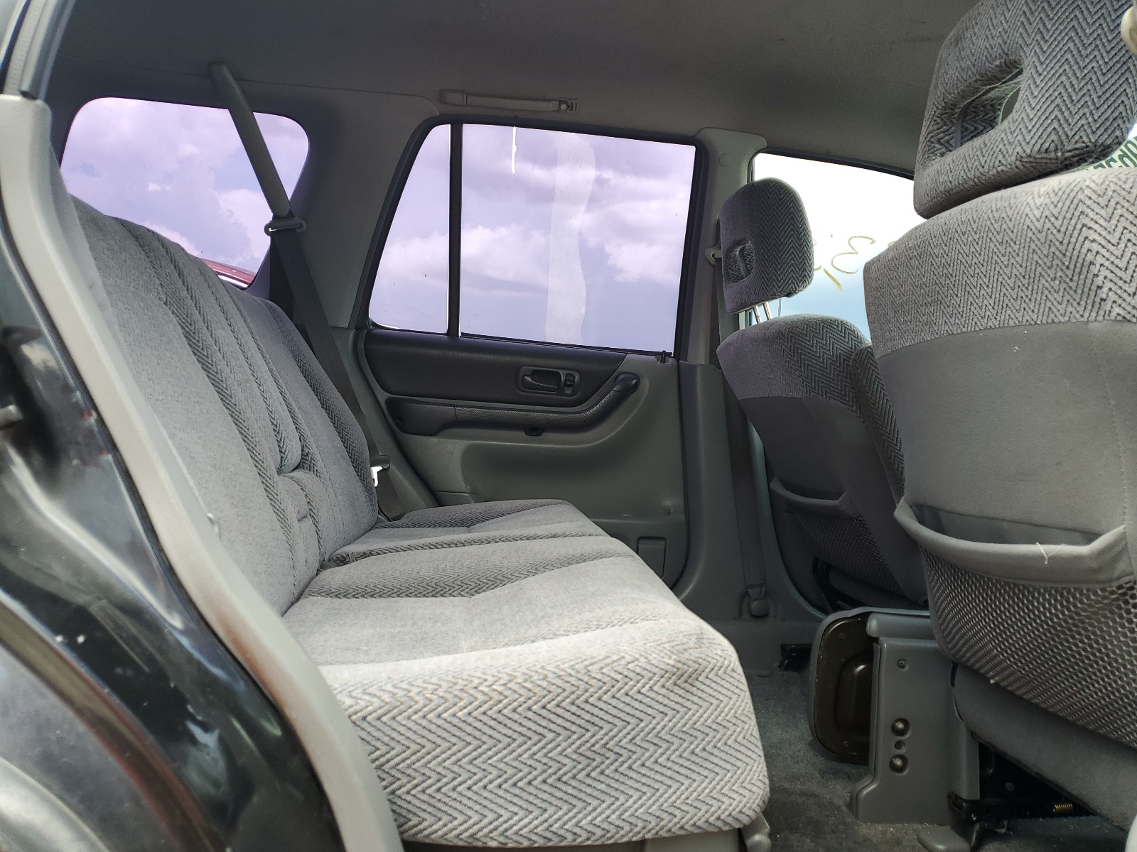 JHLRD1840WC041151 1998 Honda Cr-V Lx