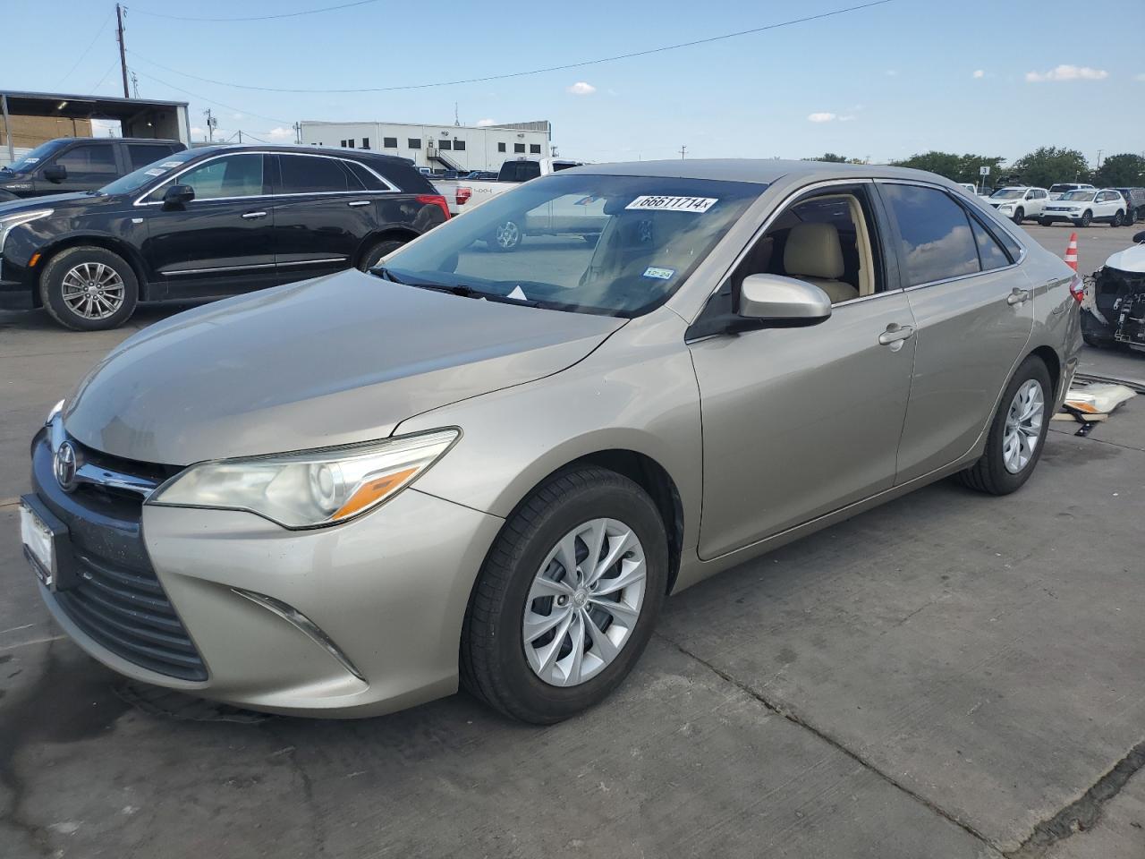 4T4BF1FK9GR561923 2016 TOYOTA CAMRY - Image 1