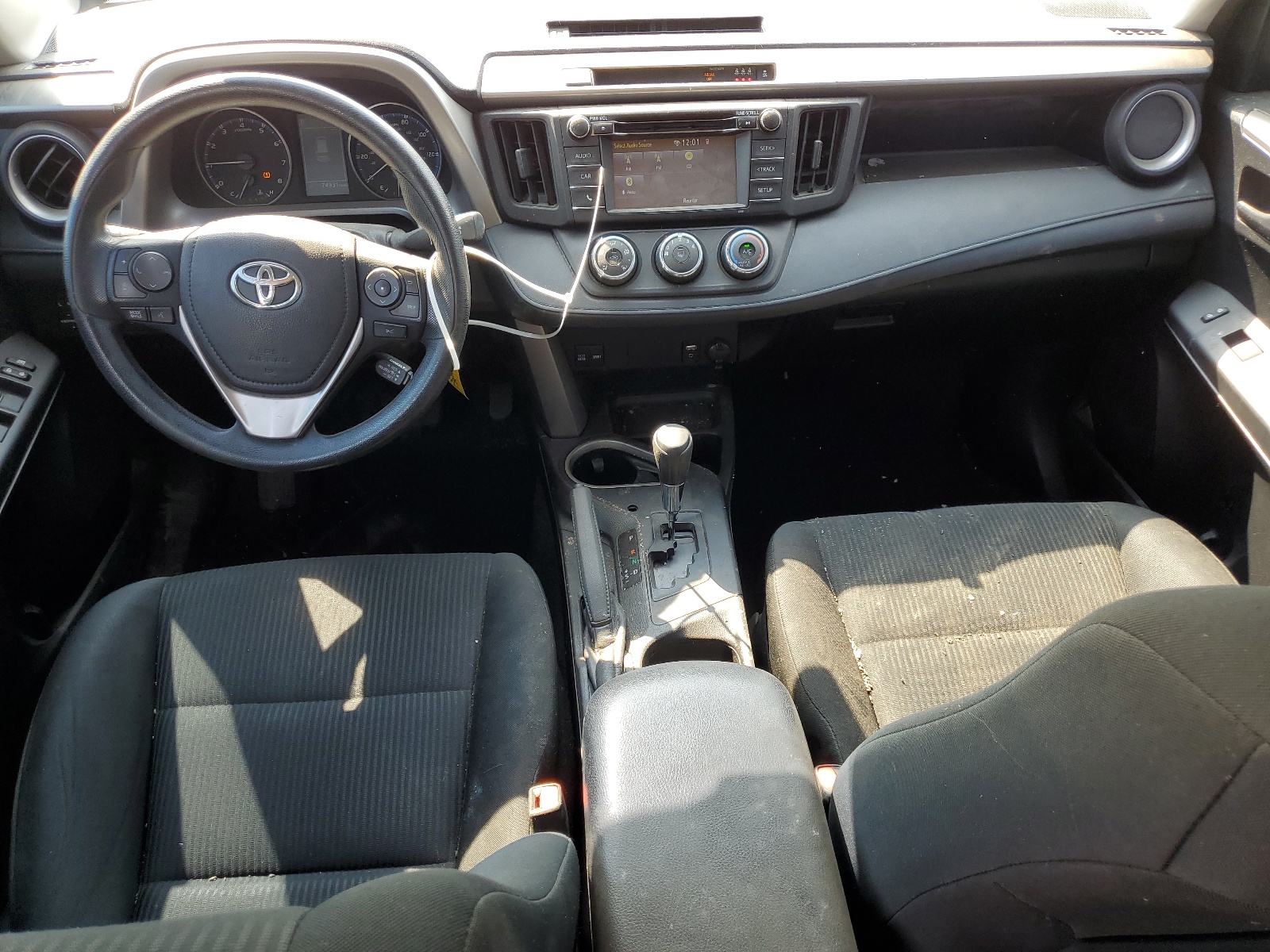 2T3BFREV6HW639989 2017 Toyota Rav4 Le