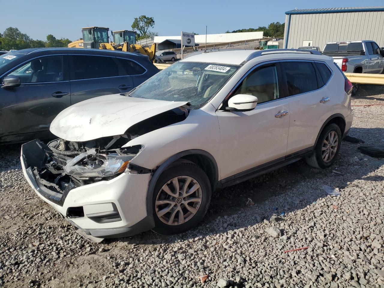 KNMAT2MT9JP588520 2018 NISSAN ROGUE - Image 1