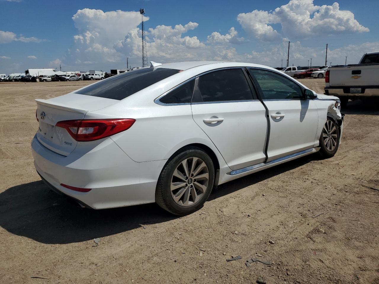 2015 Hyundai Sonata - Image 3