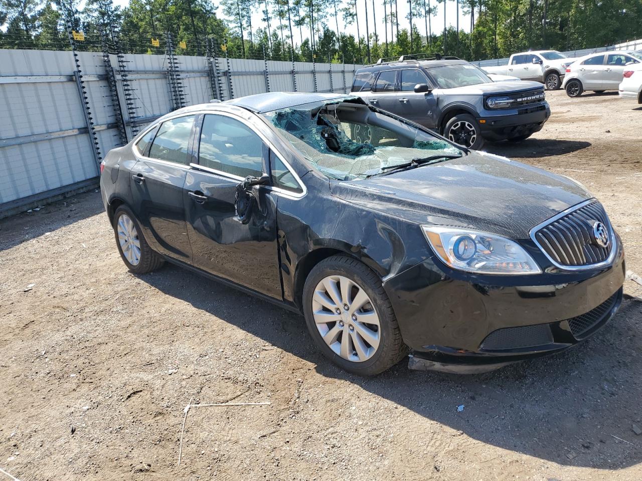 VIN 1G4PP5SK4G4155428 2016 BUICK VERANO no.4