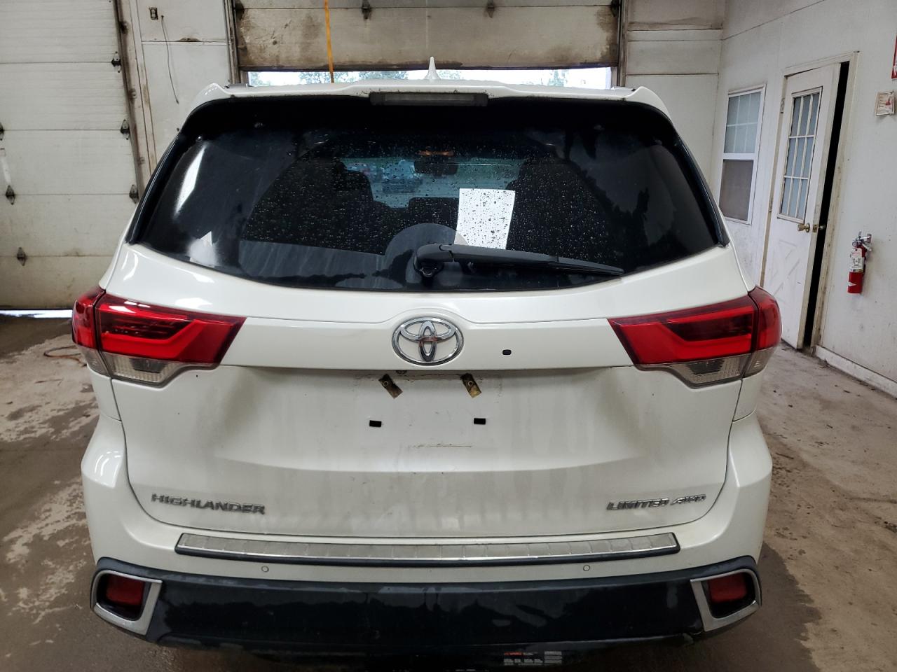 5TDDZRFH7KS717634 2019 Toyota Highlander Limited