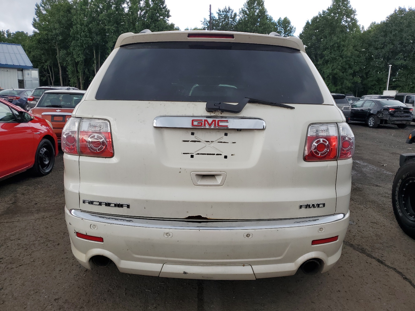 1GKKVTEDXBJ208539 2011 GMC Acadia Denali